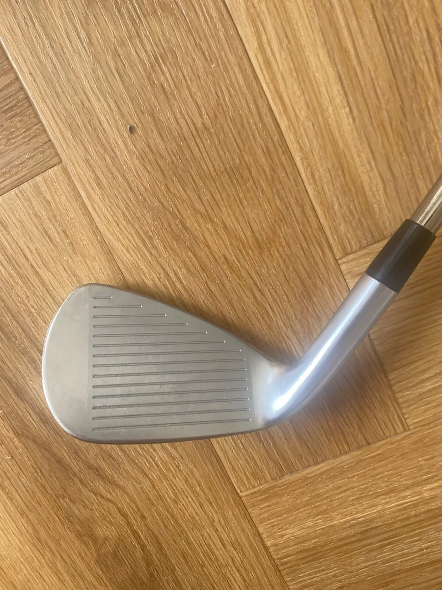 Mizuno JPX 923 Irons/ Cleveland XL Launcher Hybrid - Image 4