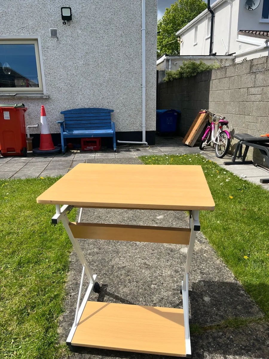 Computer desk - Image 2