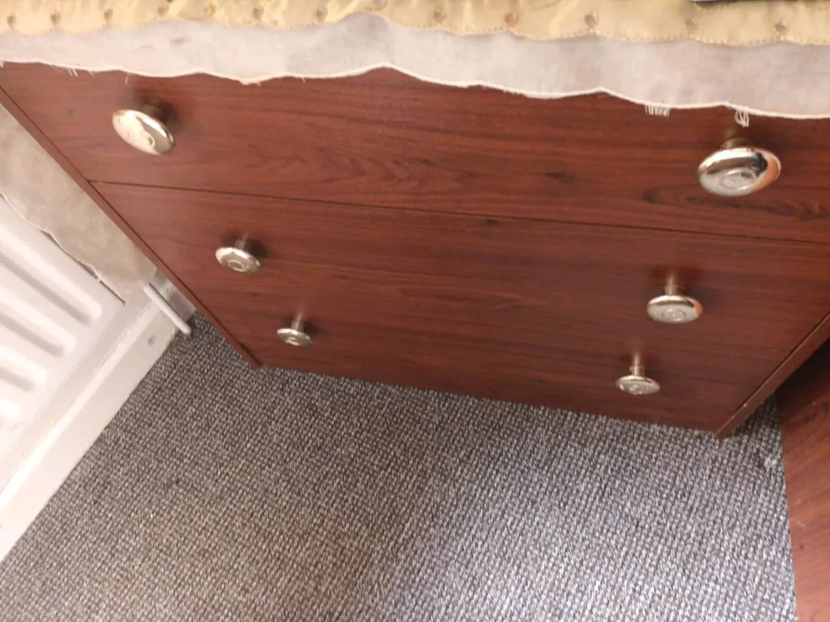 Wardrobe  and dressing table  very good condition - Image 1