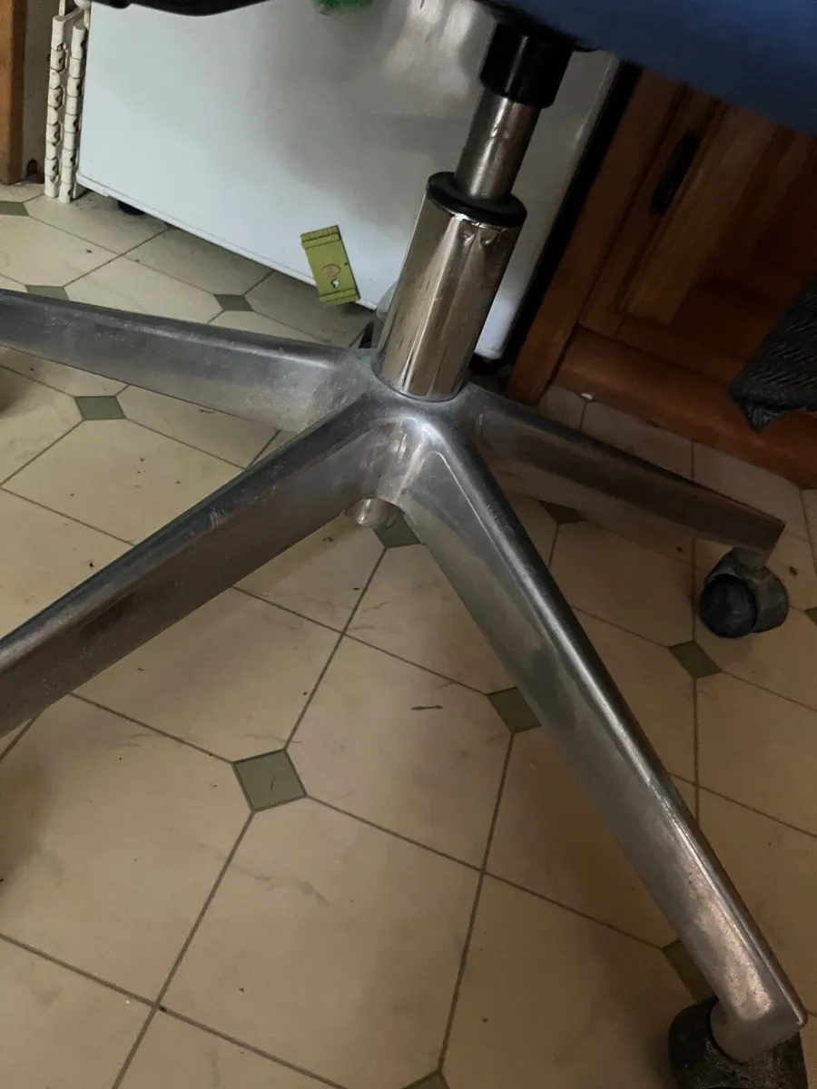 Desk Chair - Image 1