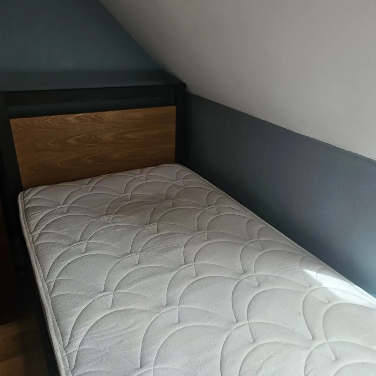 Single bed and mattress - Image 4
