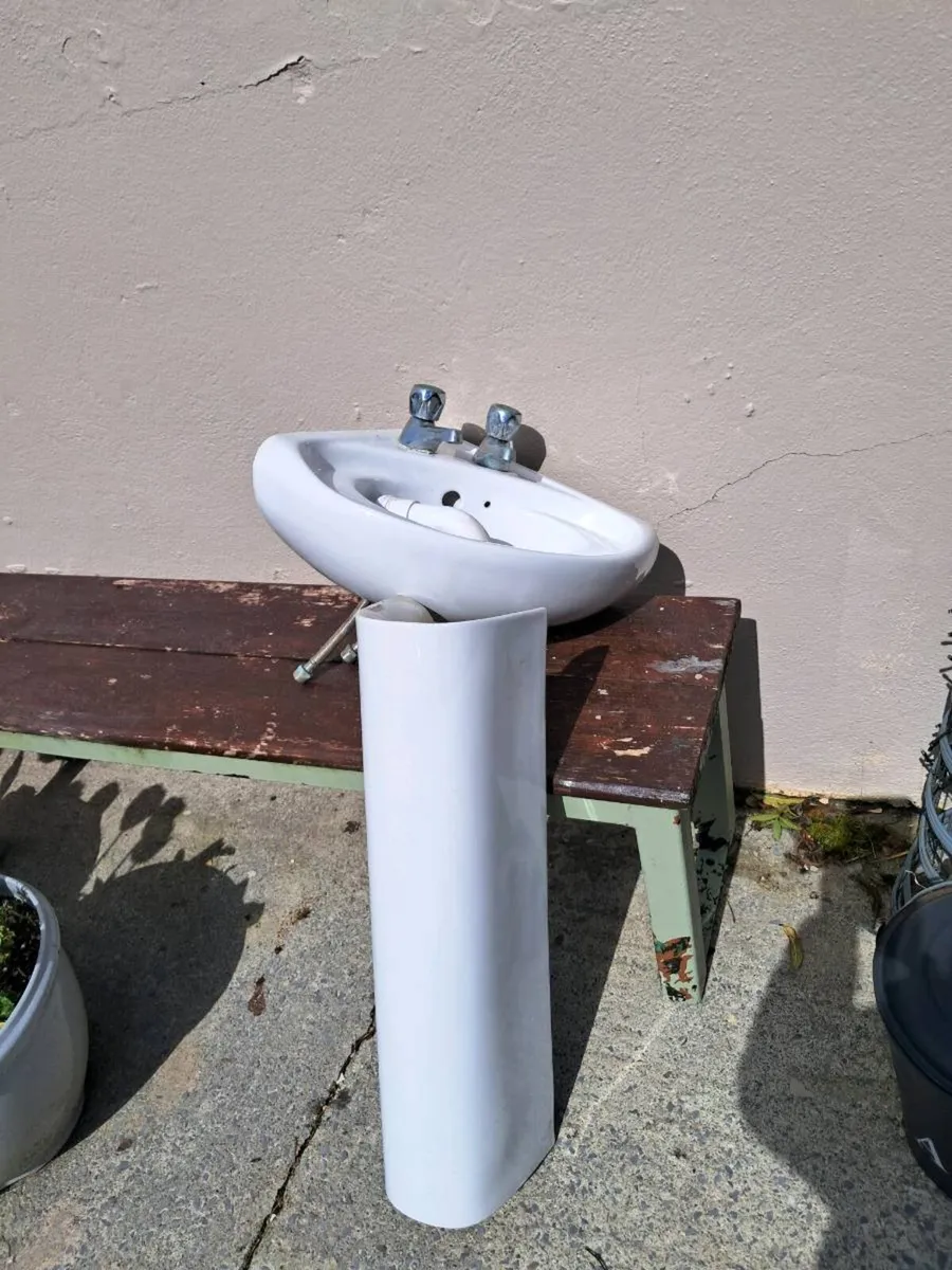 Corner sink - Image 1