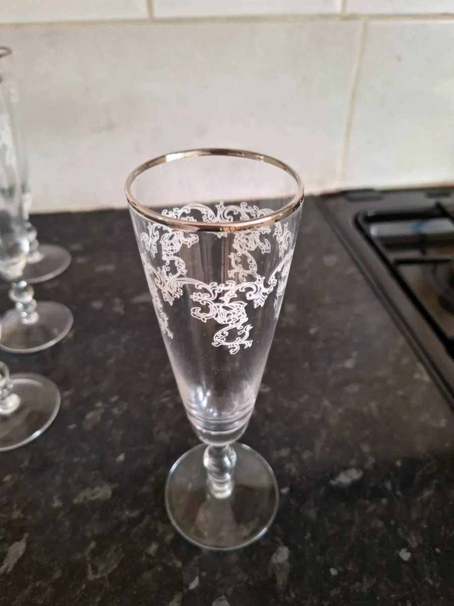 Set of six vintage champagne glasses - Image 2