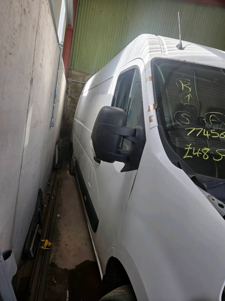 2021 Nissan nv400 - Image 1