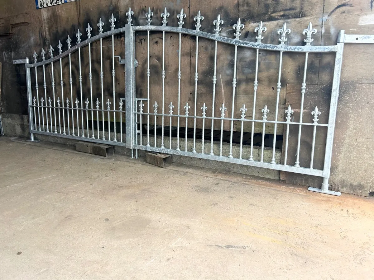 ENTRANCE GATES - Image 3