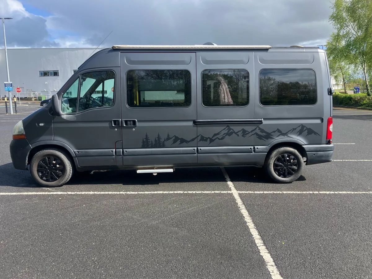 OPEN TO OFFERS QUICK SALE Renault master campervan - Image 3