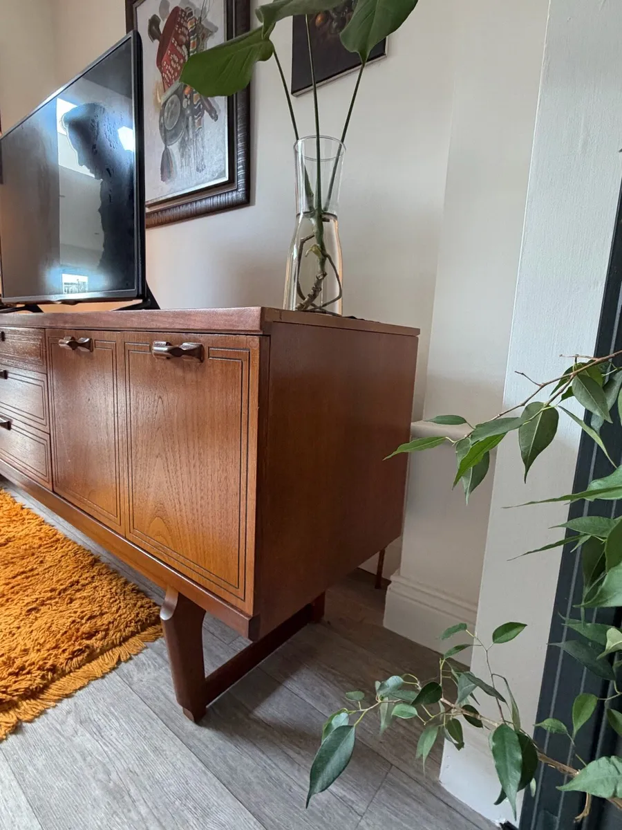 Large Mid Century Sideboard - Image 4