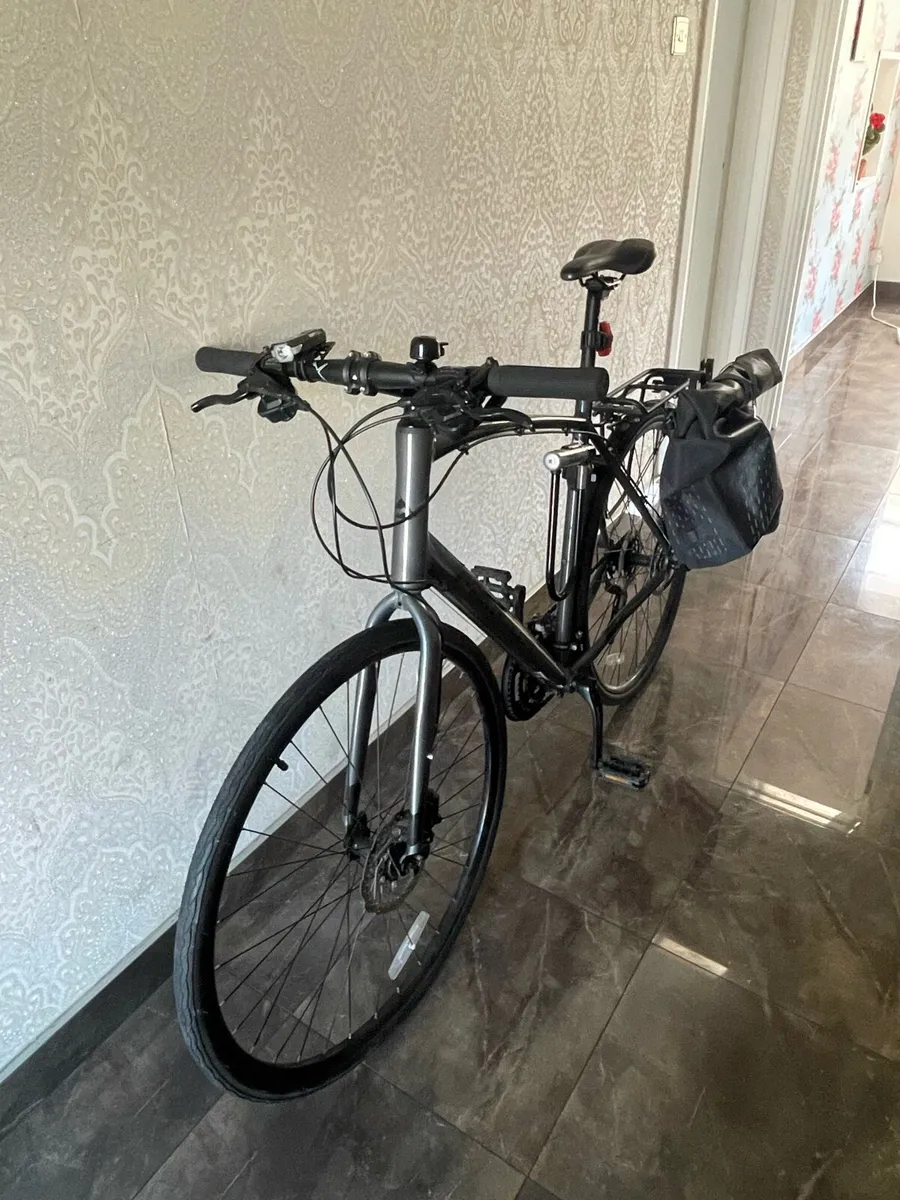 Merida Speeder 20D Hybrid Bike + Accessories - Image 3