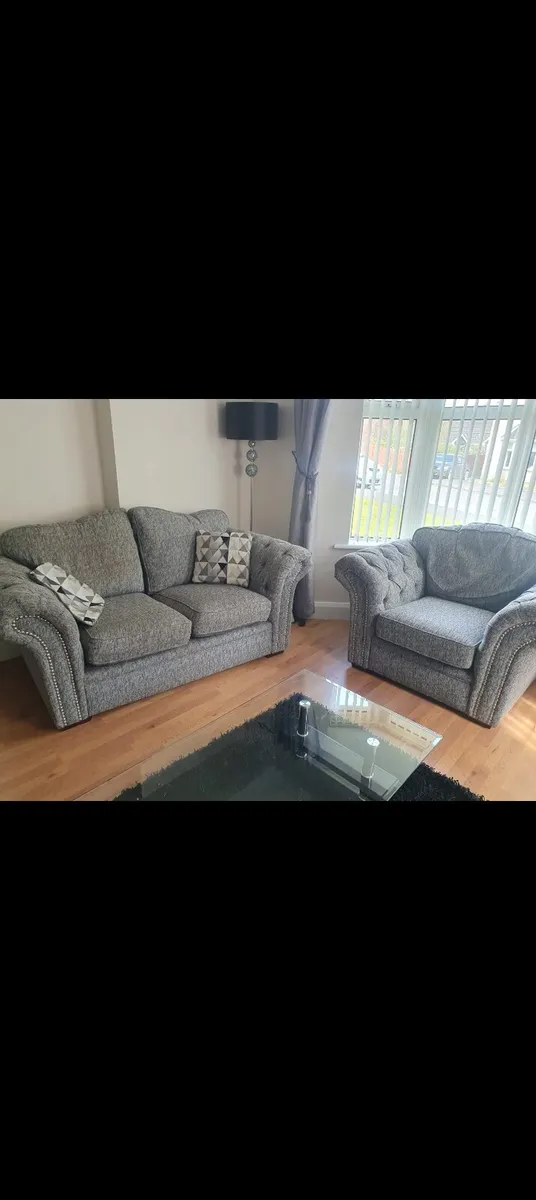 Living room clearance - Image 2