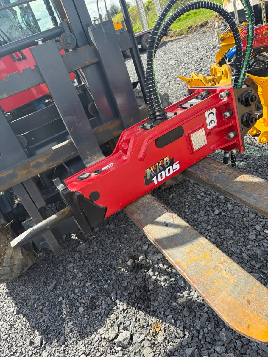 Unused Komak Rock breaker suit 1-2.7t digger - Image 2