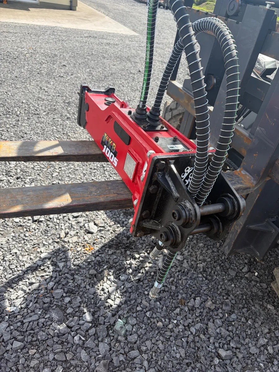 Unused Komak Rock breaker suit 1-2.7t digger - Image 3