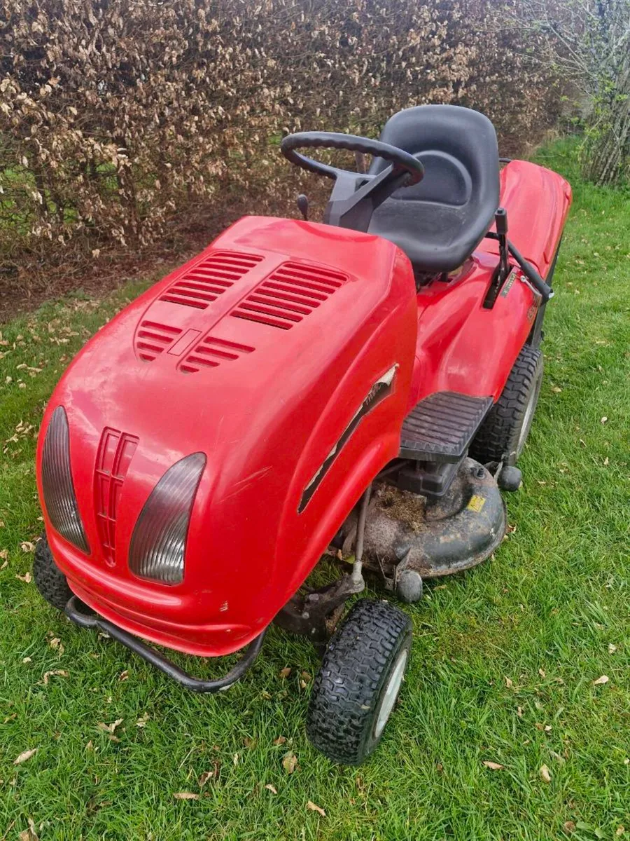 Castlegarden 15.5/102 ride on mower Delivery avail - Image 1