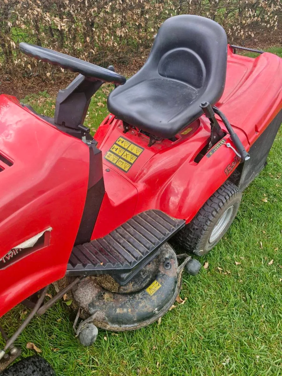 Castlegarden 15.5/102 ride on mower Delivery avail - Image 2