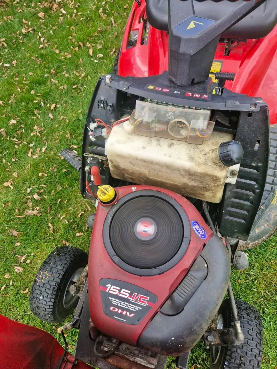 Castlegarden 15.5/102 ride on mower Delivery avail - Image 3