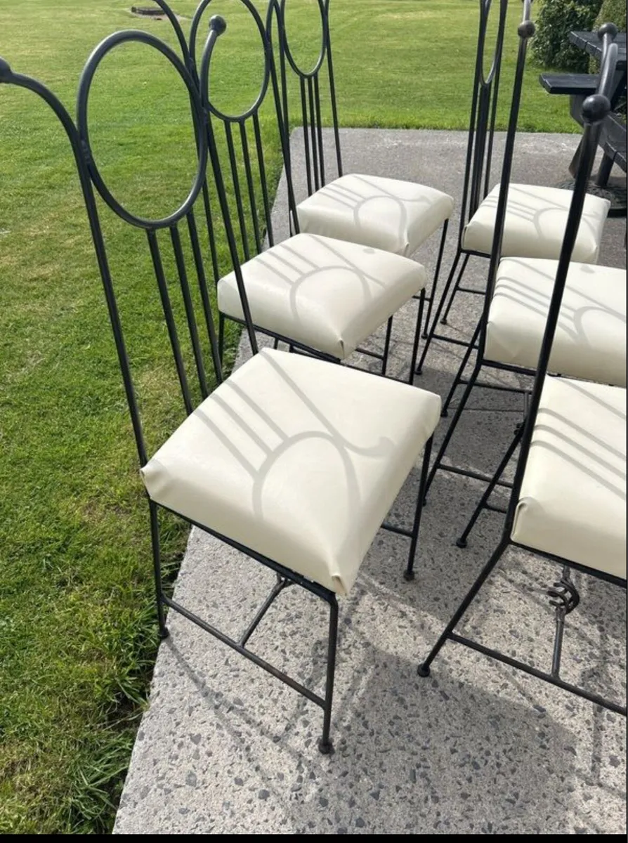 6 hand made leather seats - Image 4