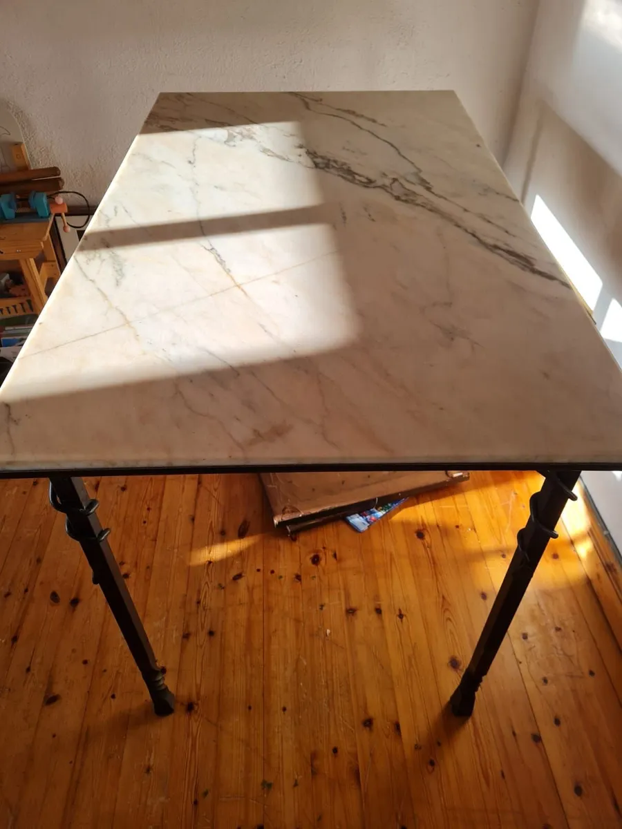 Marble table - Image 2