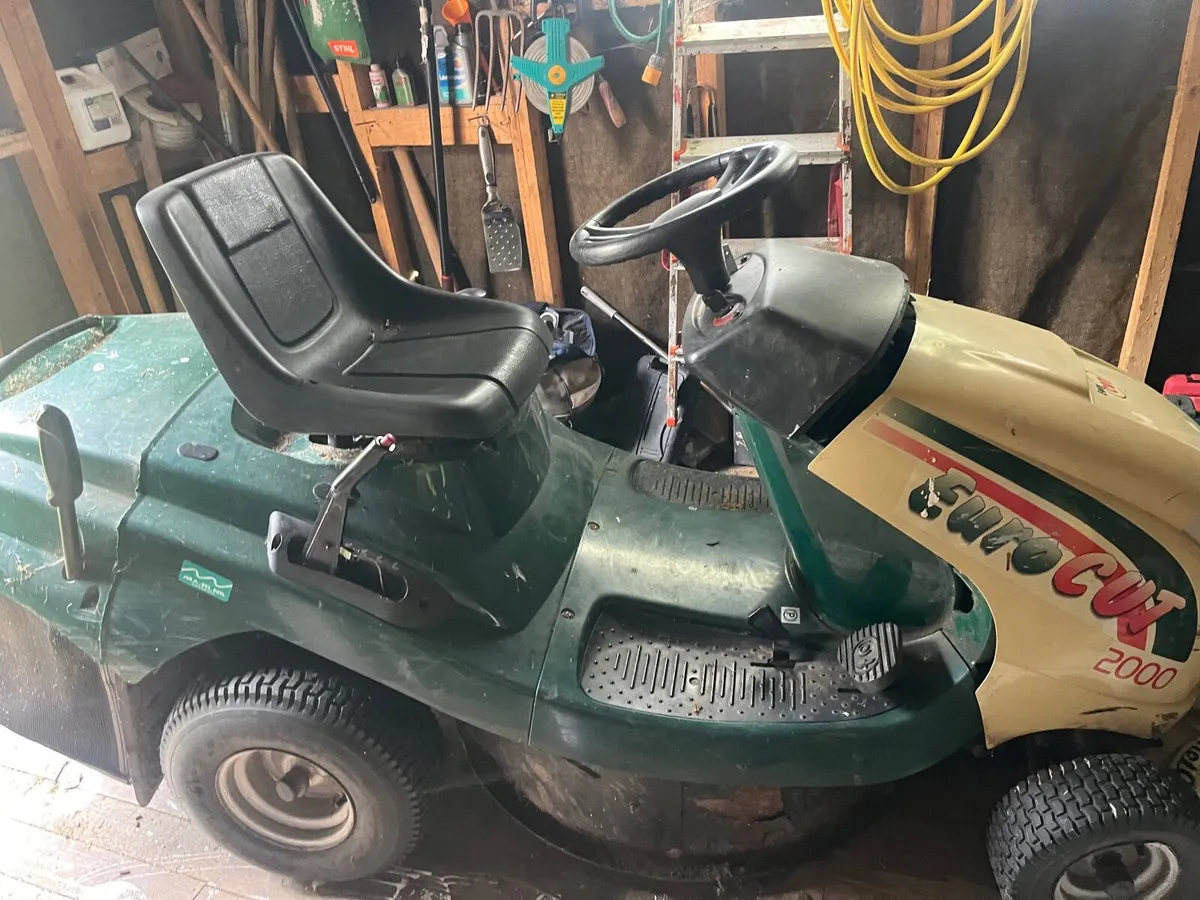 Ride on lawnmower - Image 2