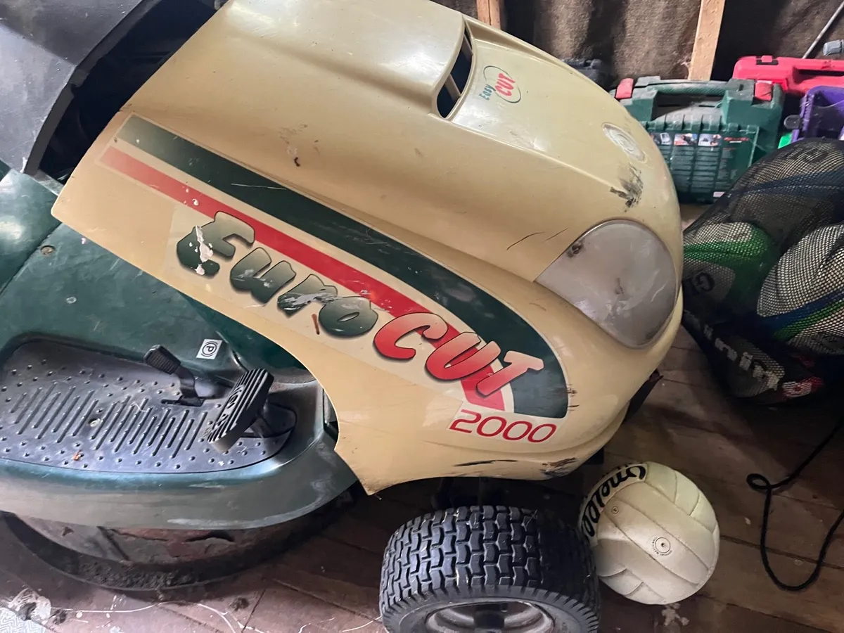 Ride on lawnmower - Image 3