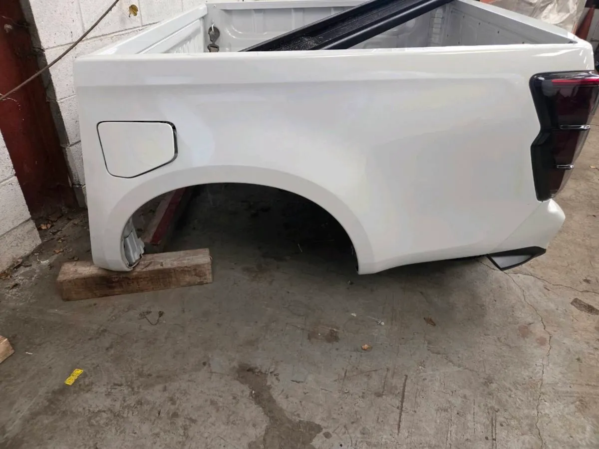 D max tub crew cab - Image 3