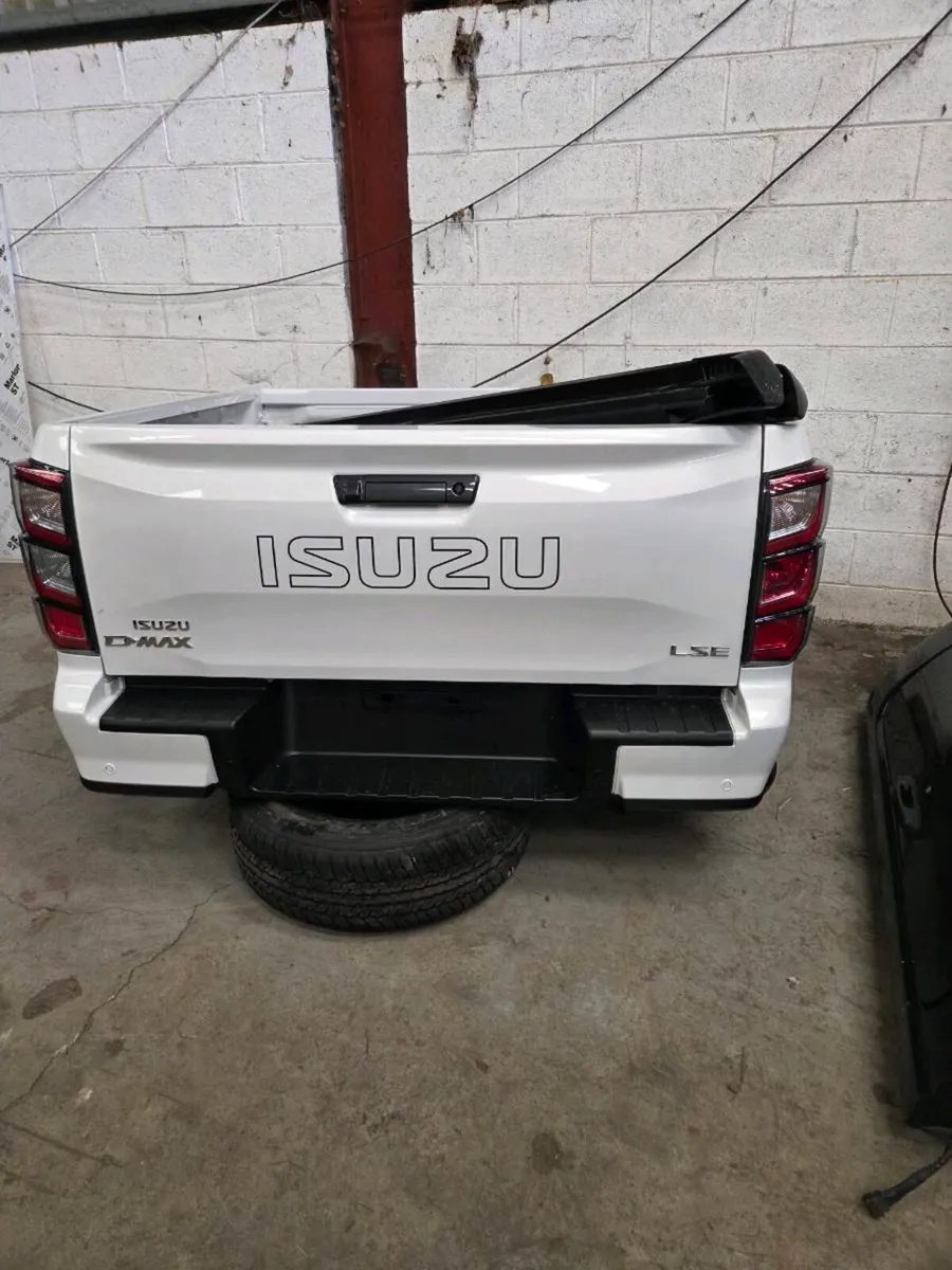 D max tub crew cab - Image 4