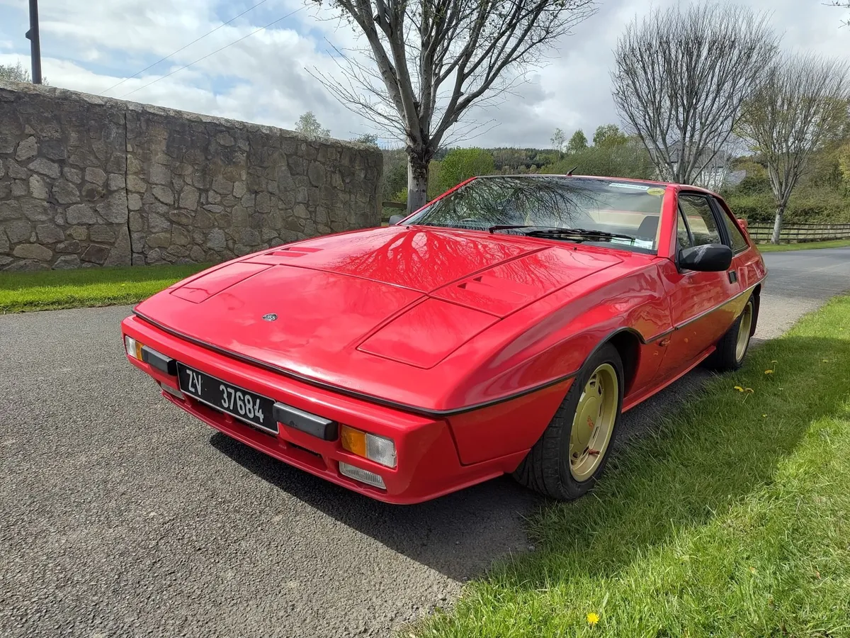 Lotus Excel SE 1987 Calypso Red Beige leather - Image 2