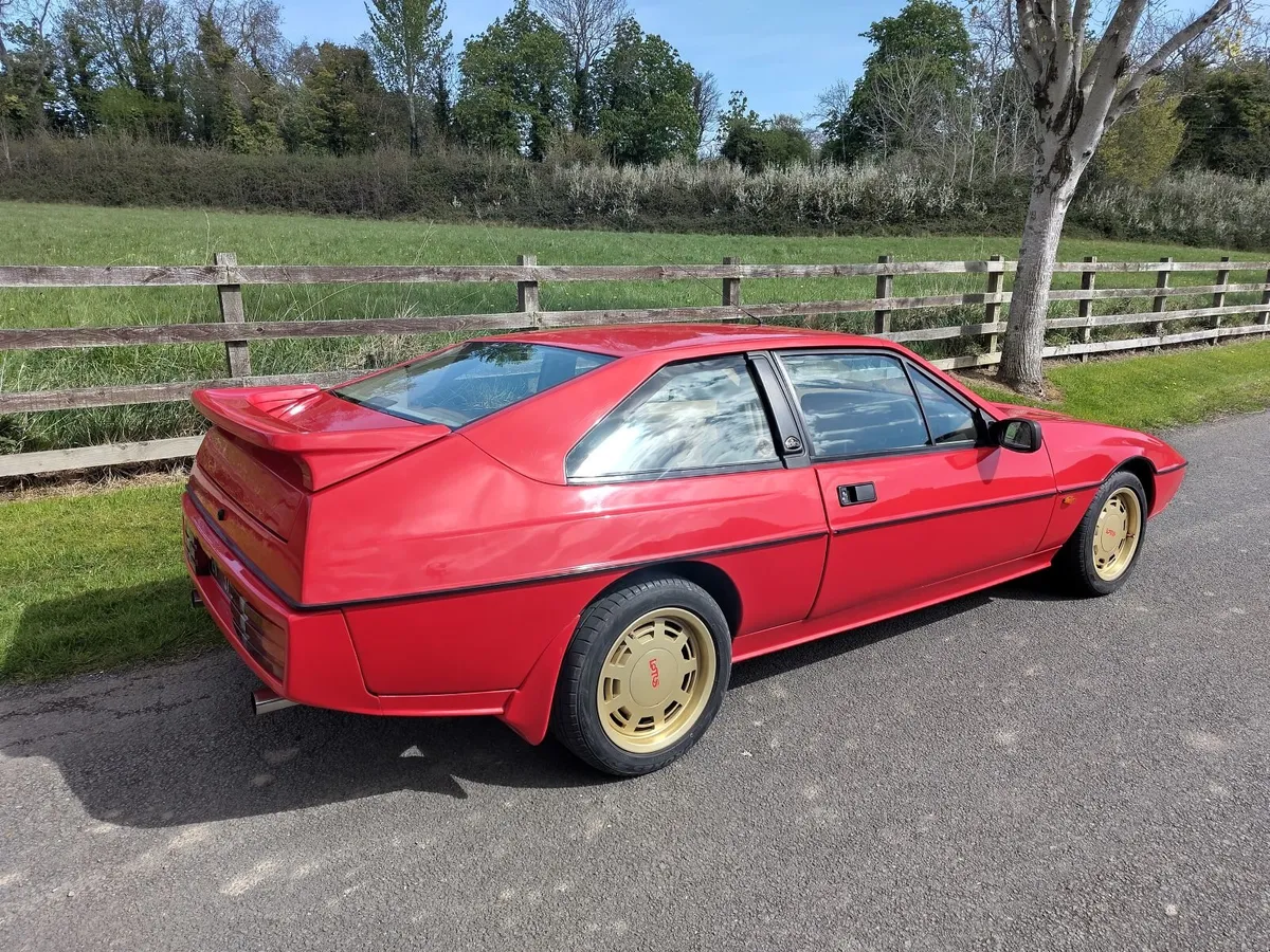 Lotus Excel SE 1987 Calypso Red Beige leather - Image 1
