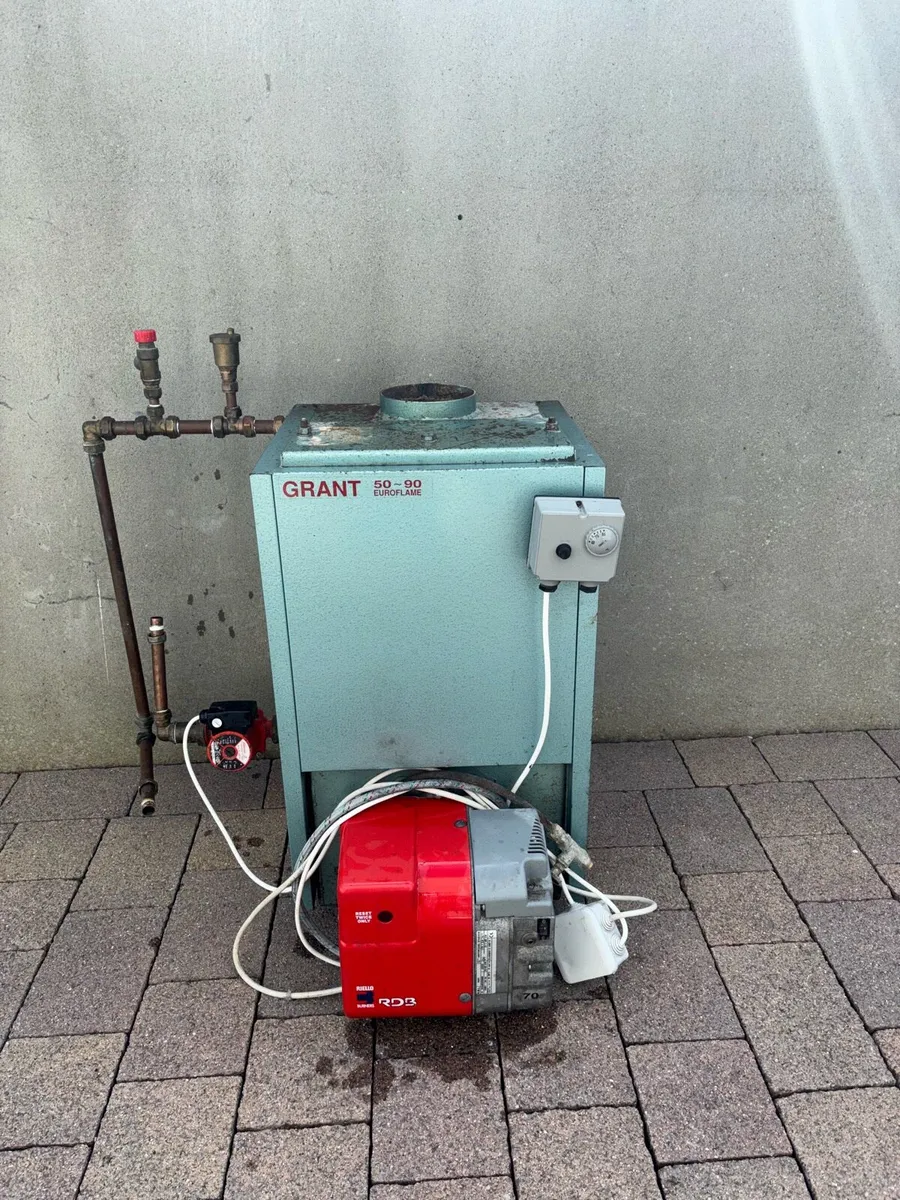 Grant oil burner - Image 1