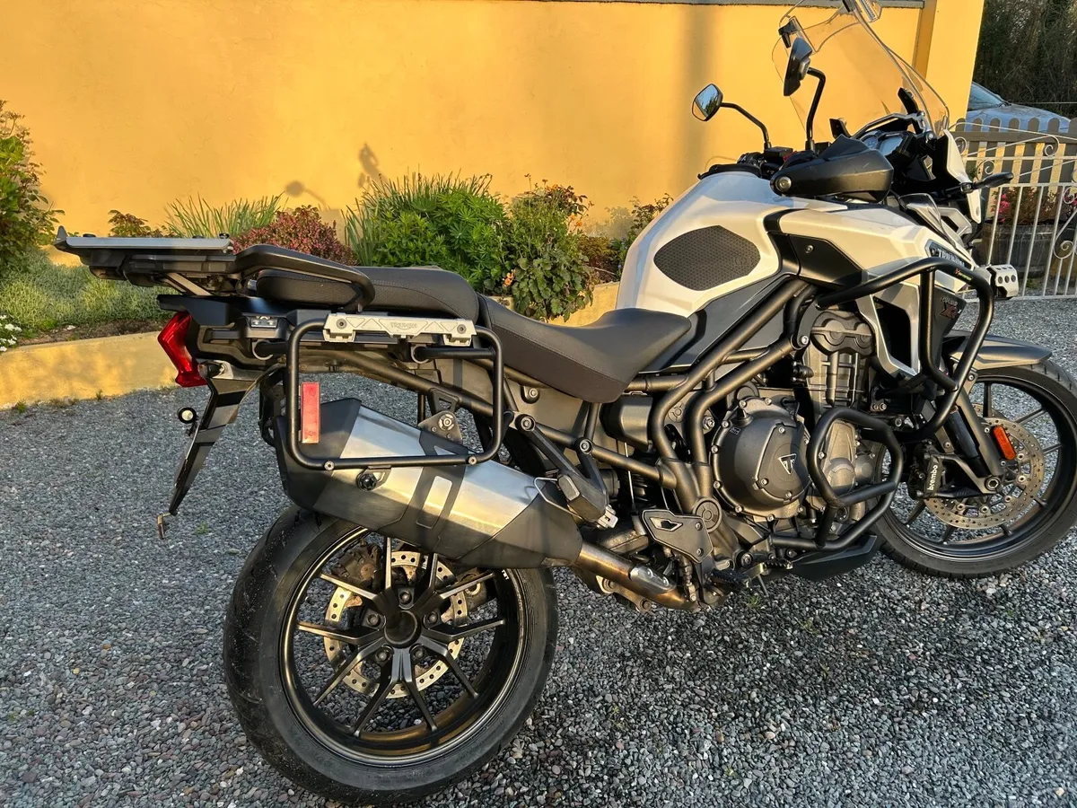 2017 Triumph Explorer 1200 XRx – 49,654 km - Image 4