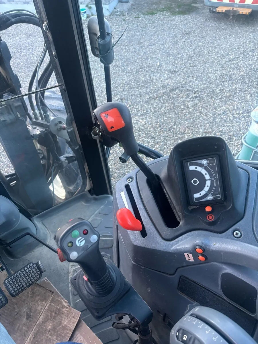 New Holland T6020 c/w loader - Image 4
