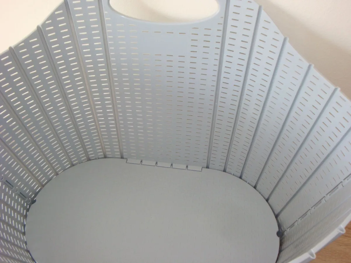 LAST CHANCE Fold flat laundry basket 38l - Image 2
