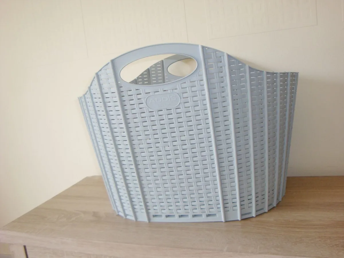 LAST CHANCE Fold flat laundry basket 38l - Image 1