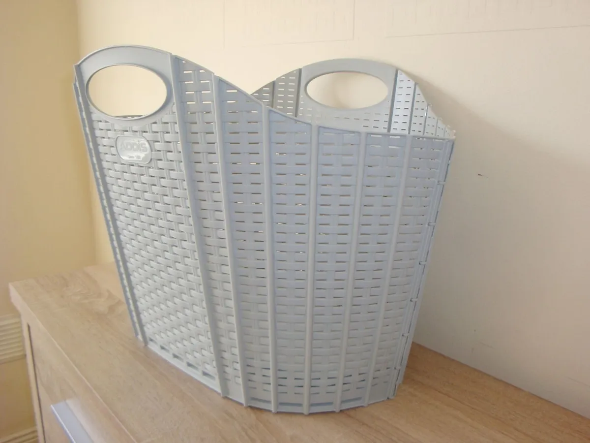LAST CHANCE Fold flat laundry basket 38l - Image 3