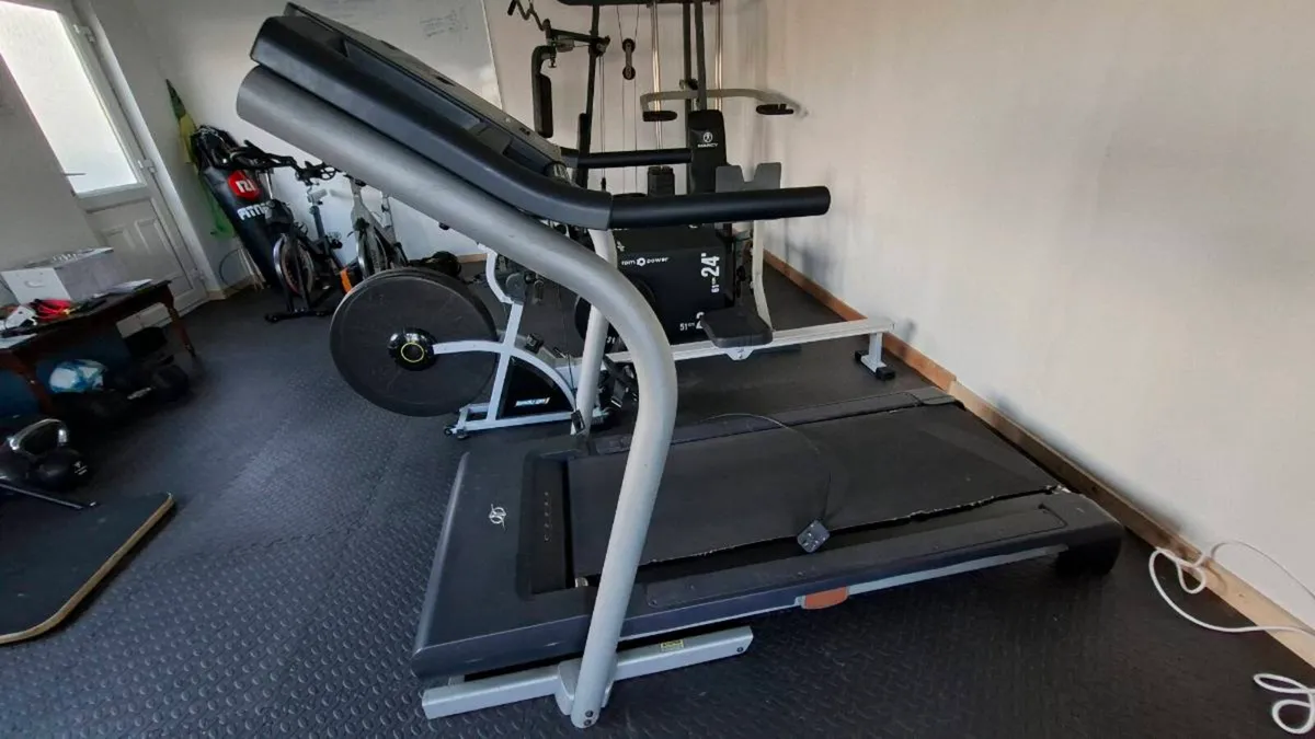 Treadmill - Image 1