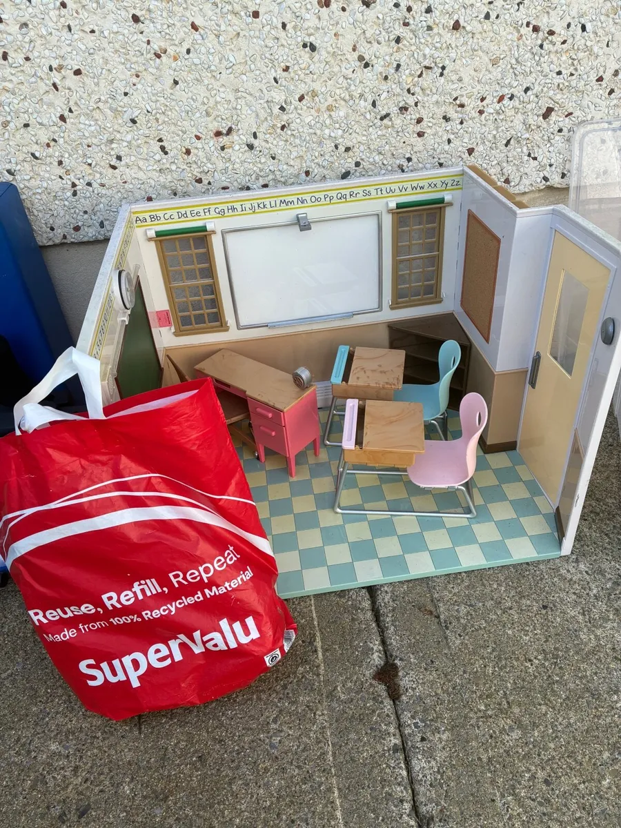 Our Generation Dolls Schoolhouse - Image 2