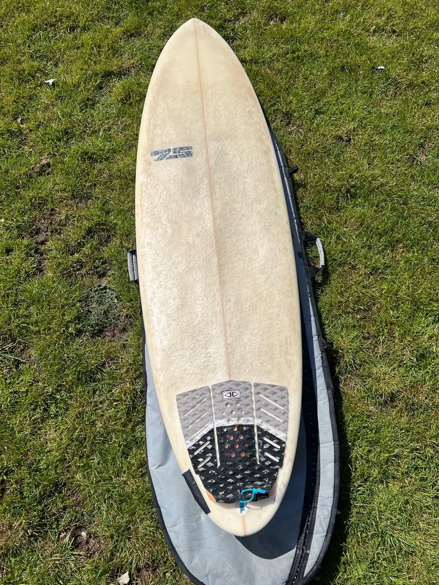 6’3 7s cog surfboard - Image 1
