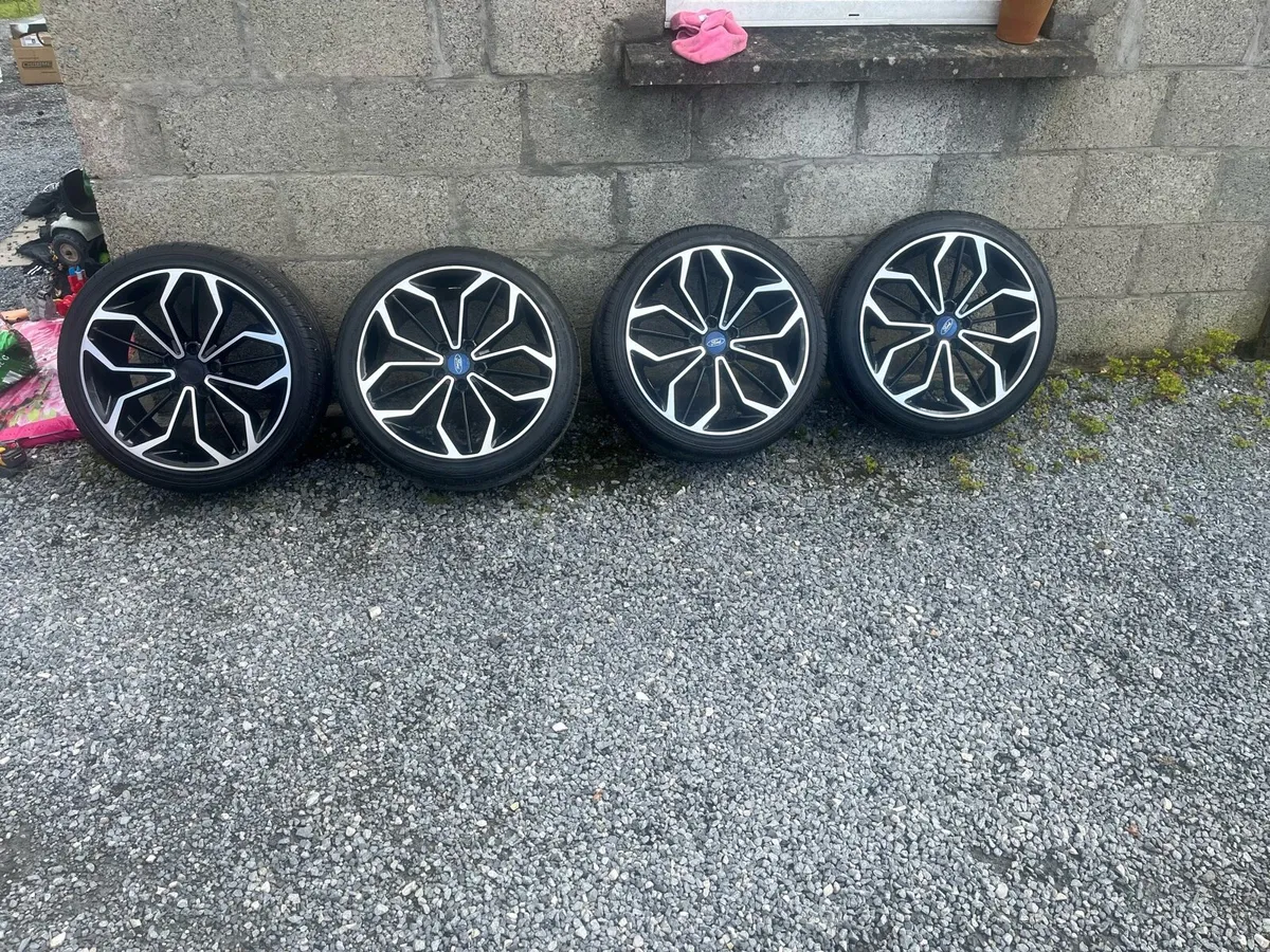 Ford alloy wheels - Image 1