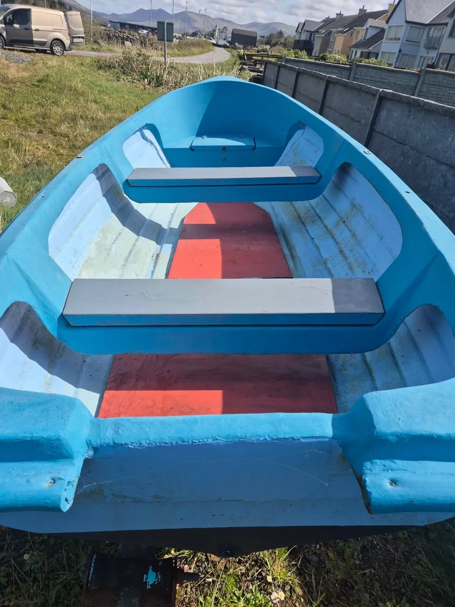 Lake - Boat - Image 3