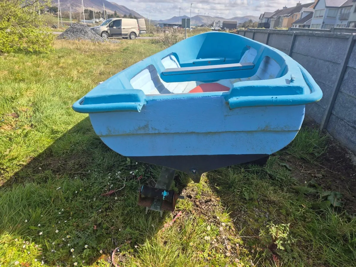 Lake - Boat - Image 4