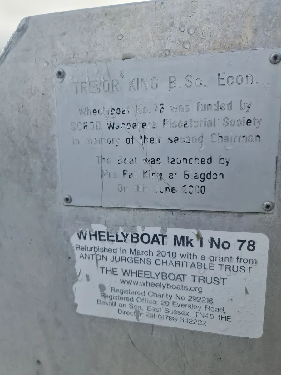 RARE  ALUMINIUM BOAT WITH TRAILER - Image 3