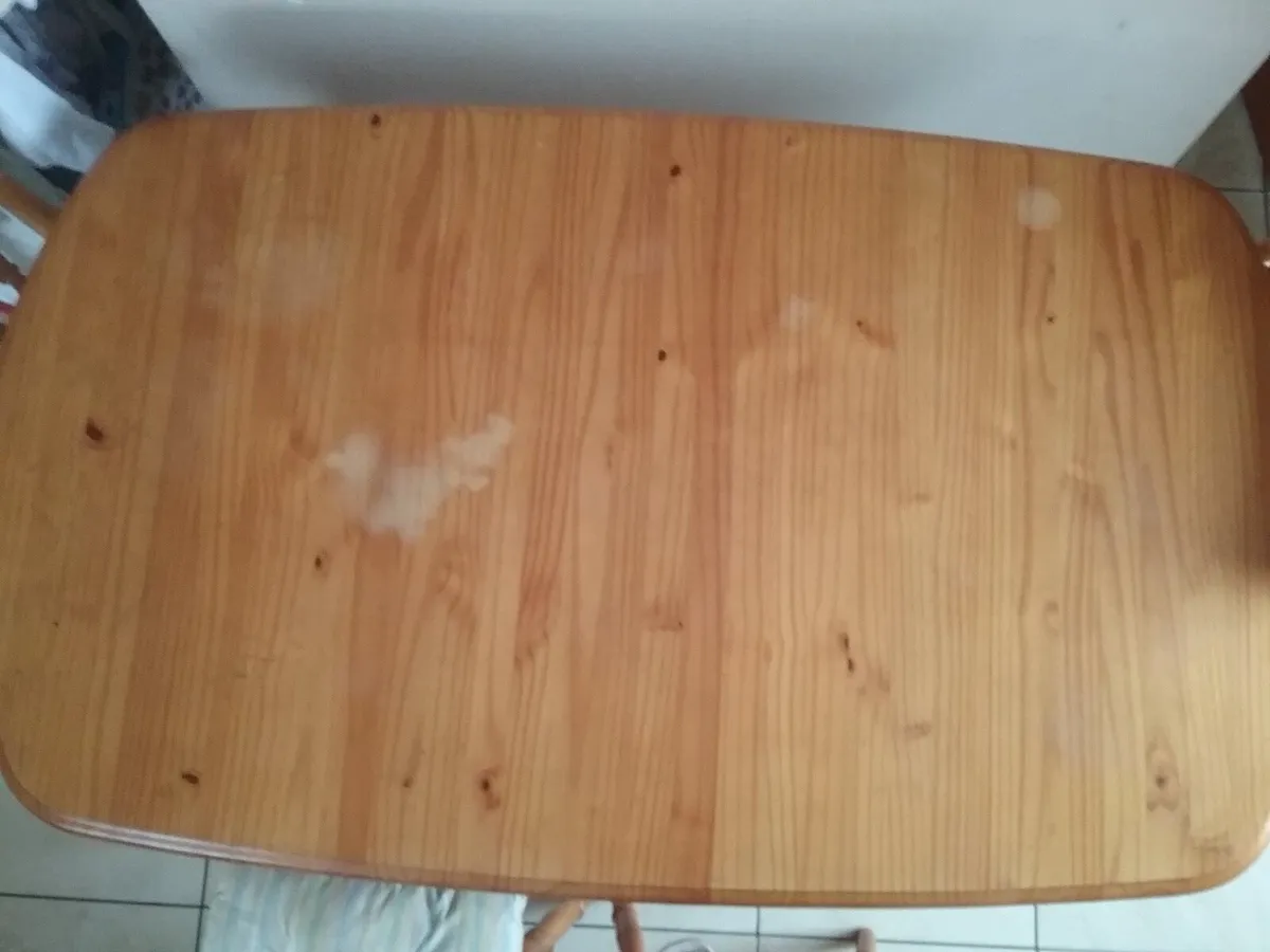 Solid wood table and 4 chairs - Image 2