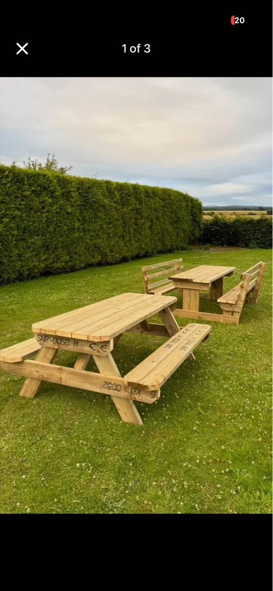 picnic table - Image 1