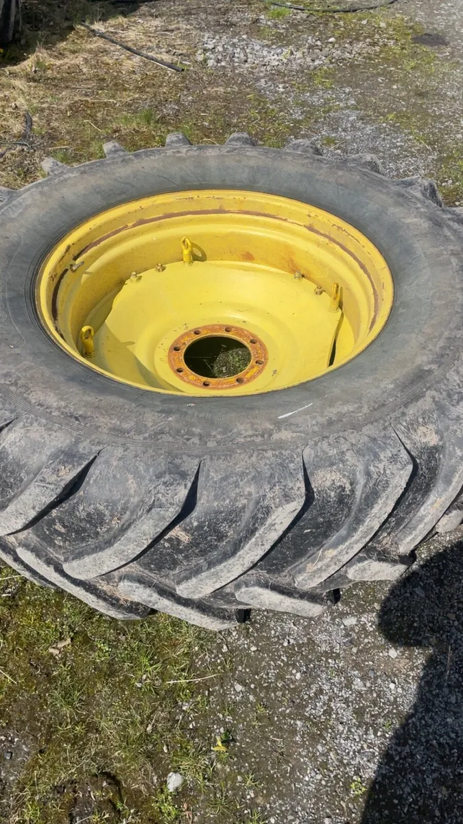 John Deere wheels - Image 1