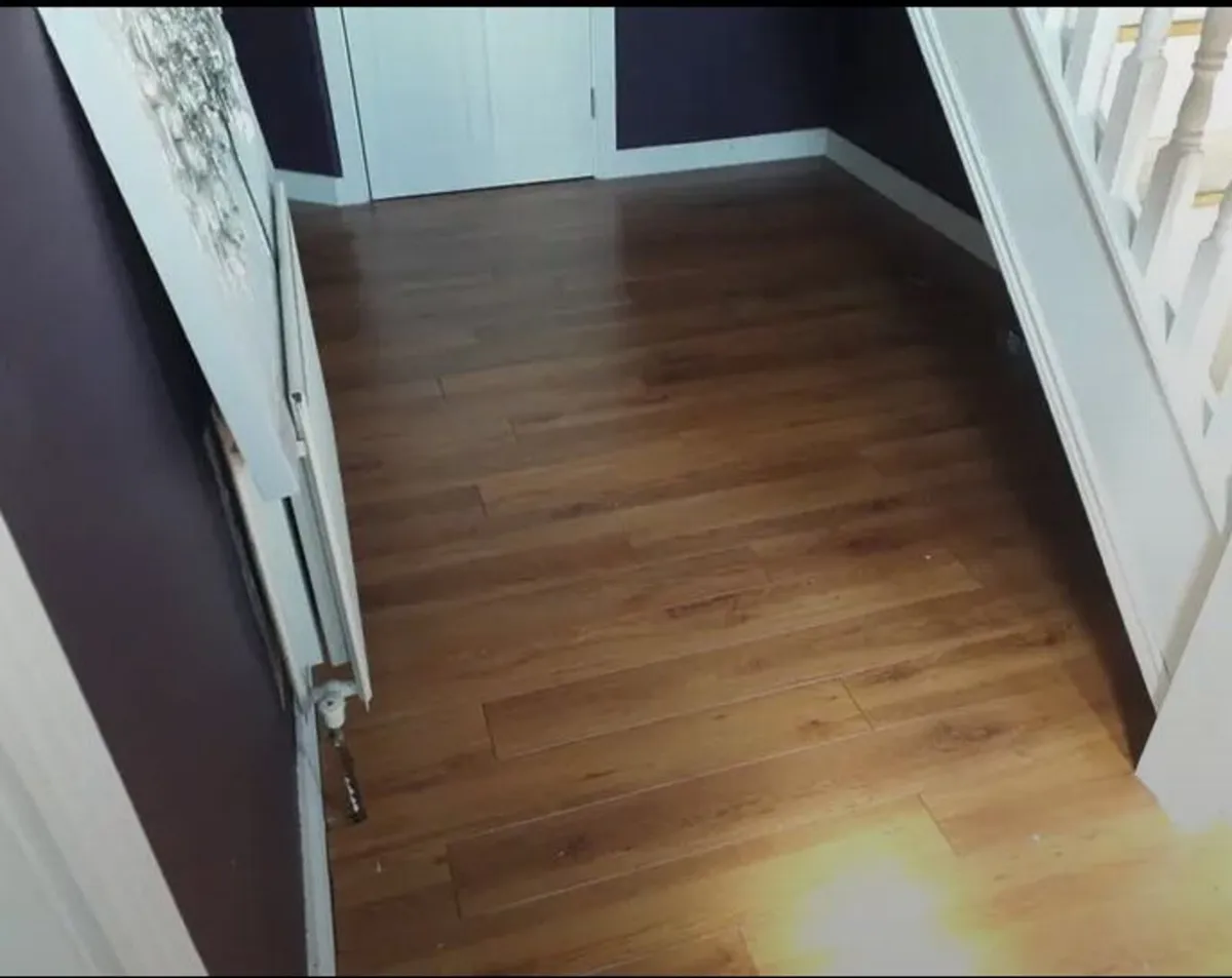 Laminated Tiled Timber floor fitter carpenter - Image 4