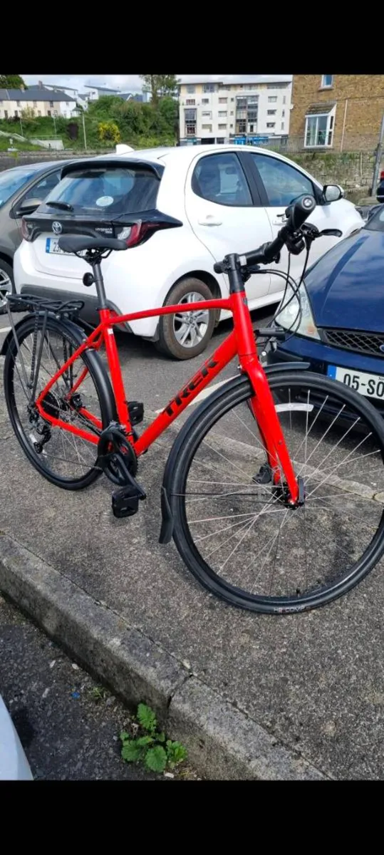 Trek fx 2 disc bike - Image 2