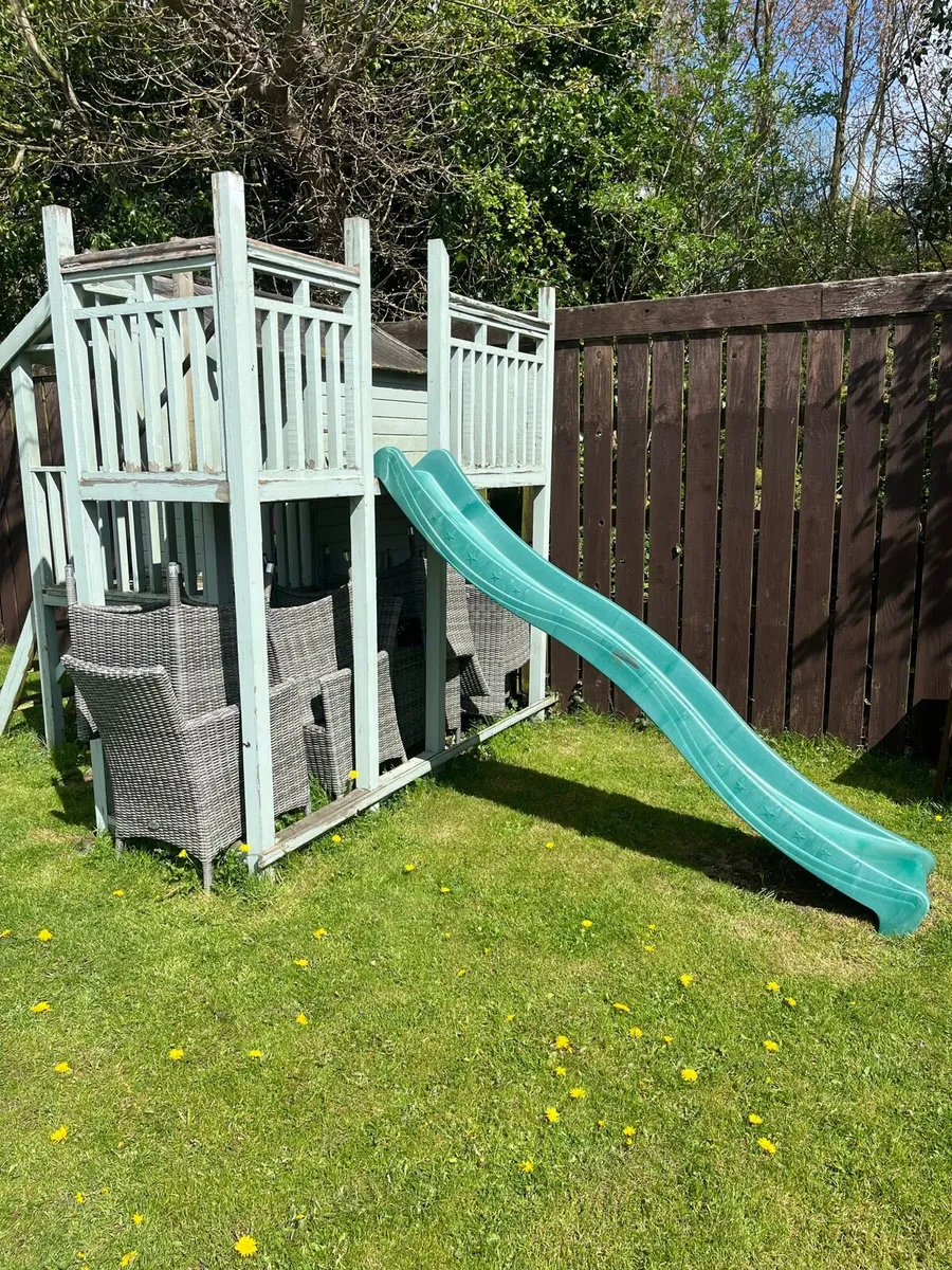 Kids treehouse and slide - Image 2