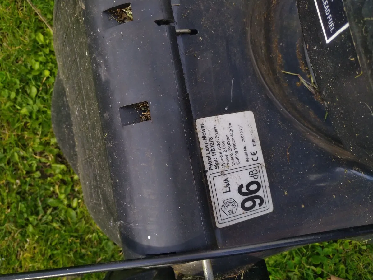 Hyundai 139 cc Lawn mower used - Image 2