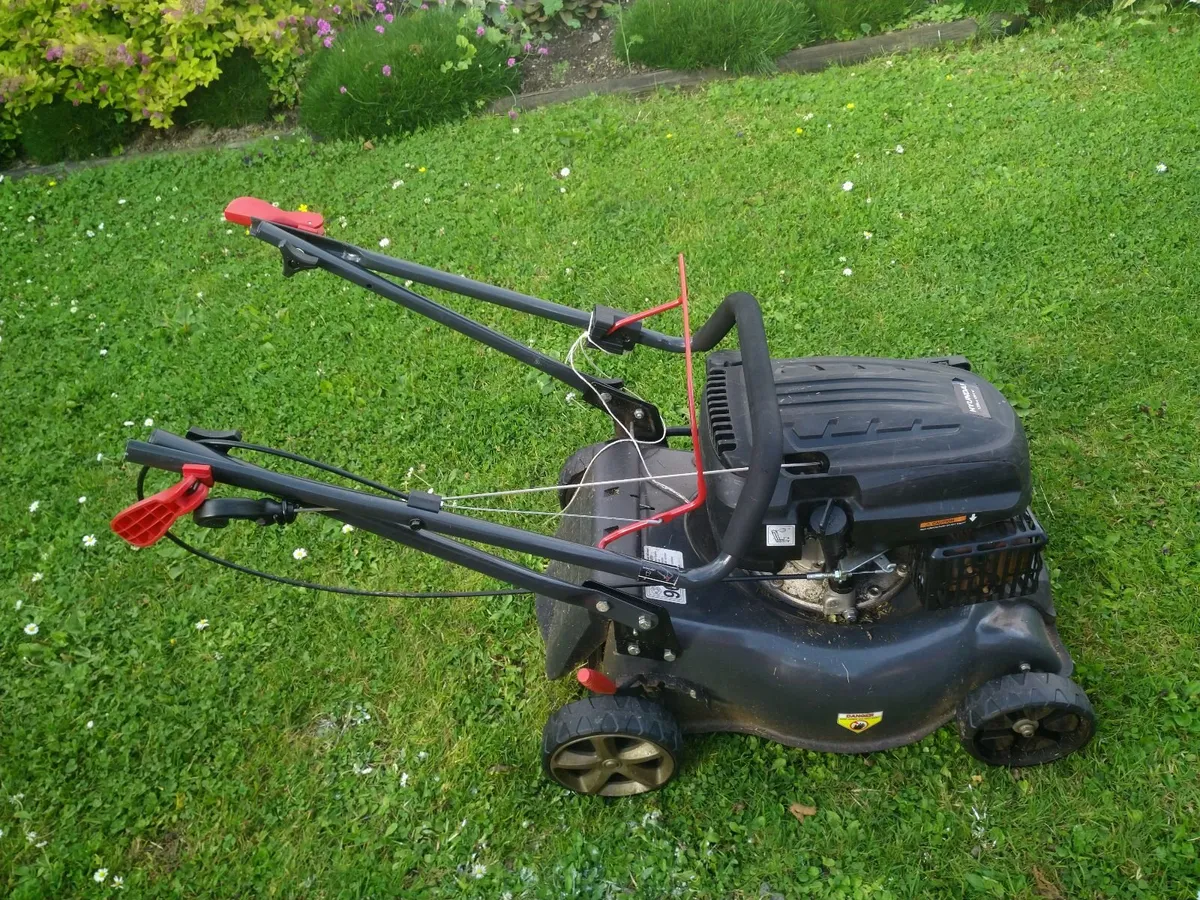 Hyundai 139 cc Lawn mower used - Image 3