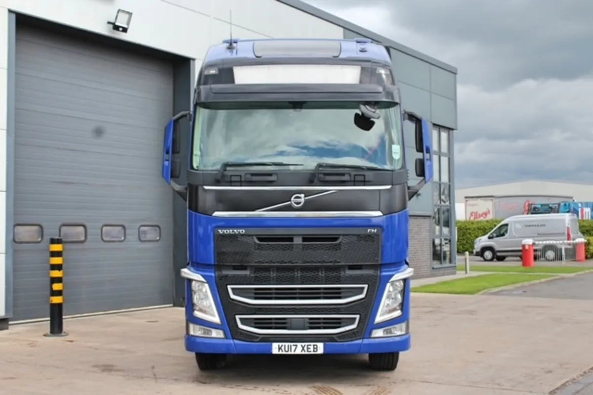 2017 VOLVO FH 500 6X2 MID-LIFT - Image 2