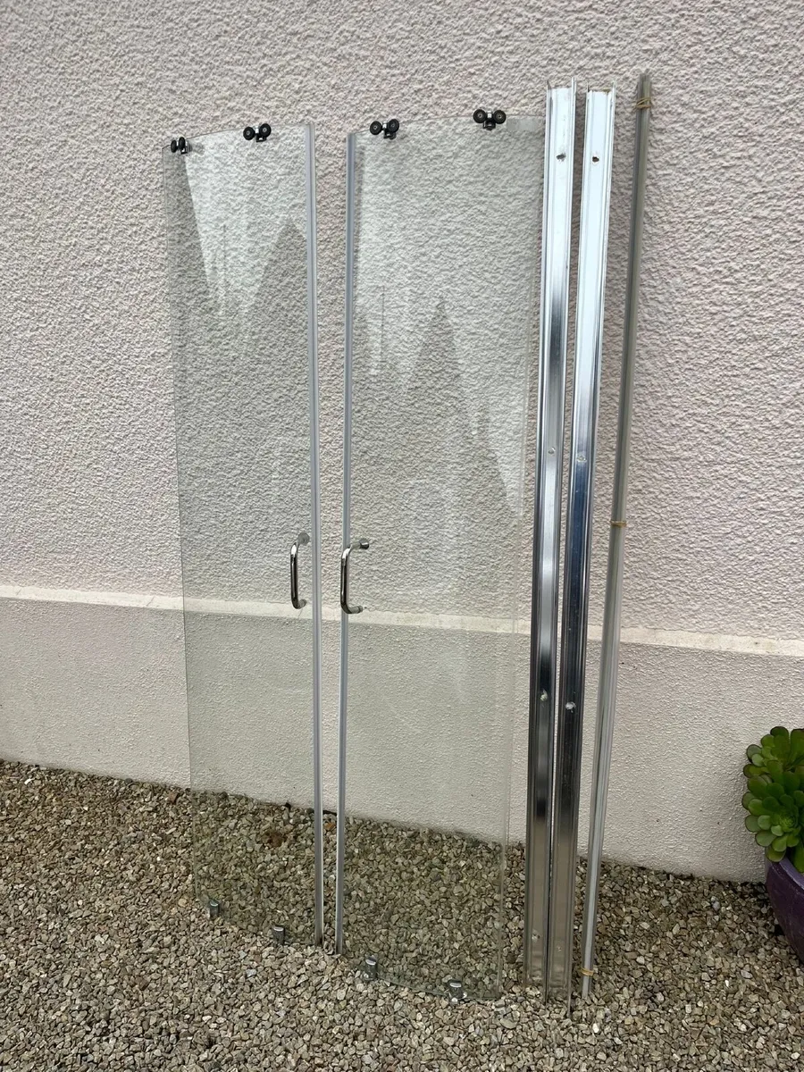 Shower and glass surround - Image 3