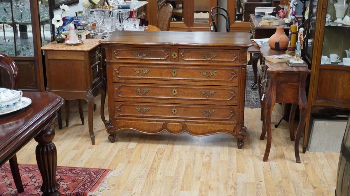 Antique French Oak Commode/Chest of Drawers - Image 1